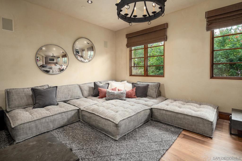 6309 Strada Fragante