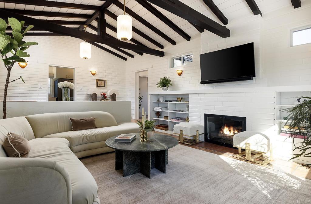 1935 Santa Fe Avenue