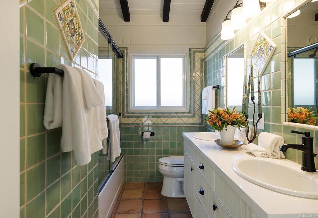 1935 Santa Fe Avenue