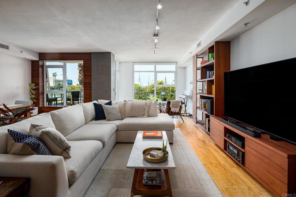 1432 Pacific Highway 315