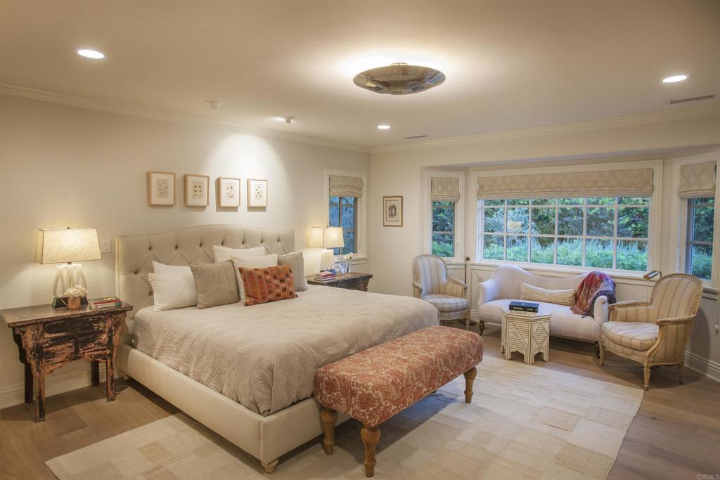 6325 La Valle Plateada