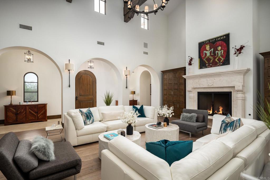 18411 Calle La Serra