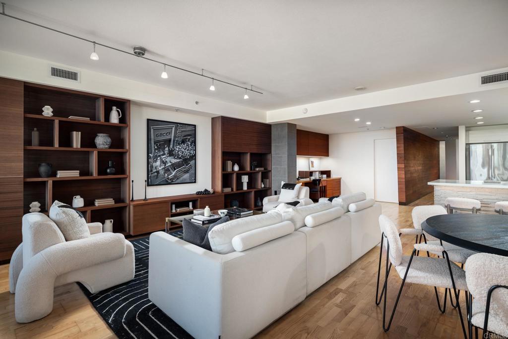 1431 Pacific Highway 315