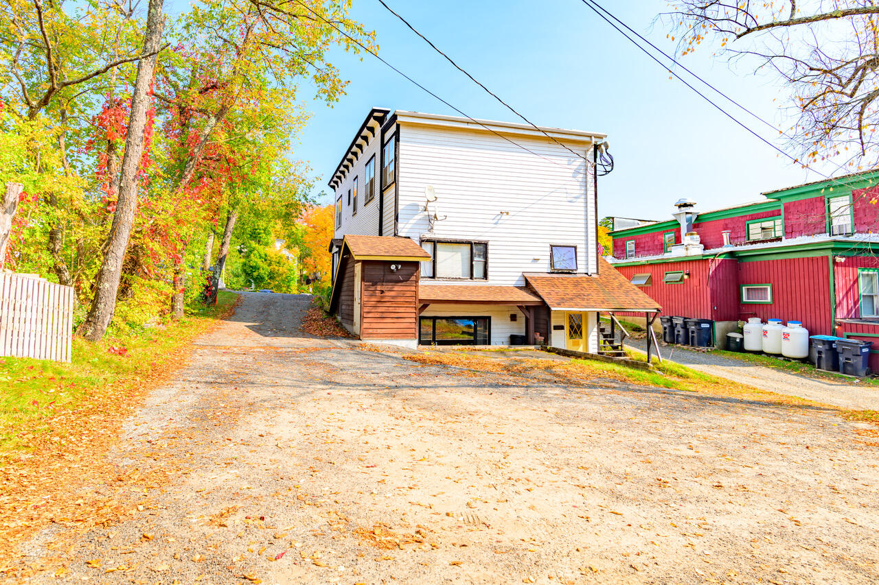 2720 Main Street