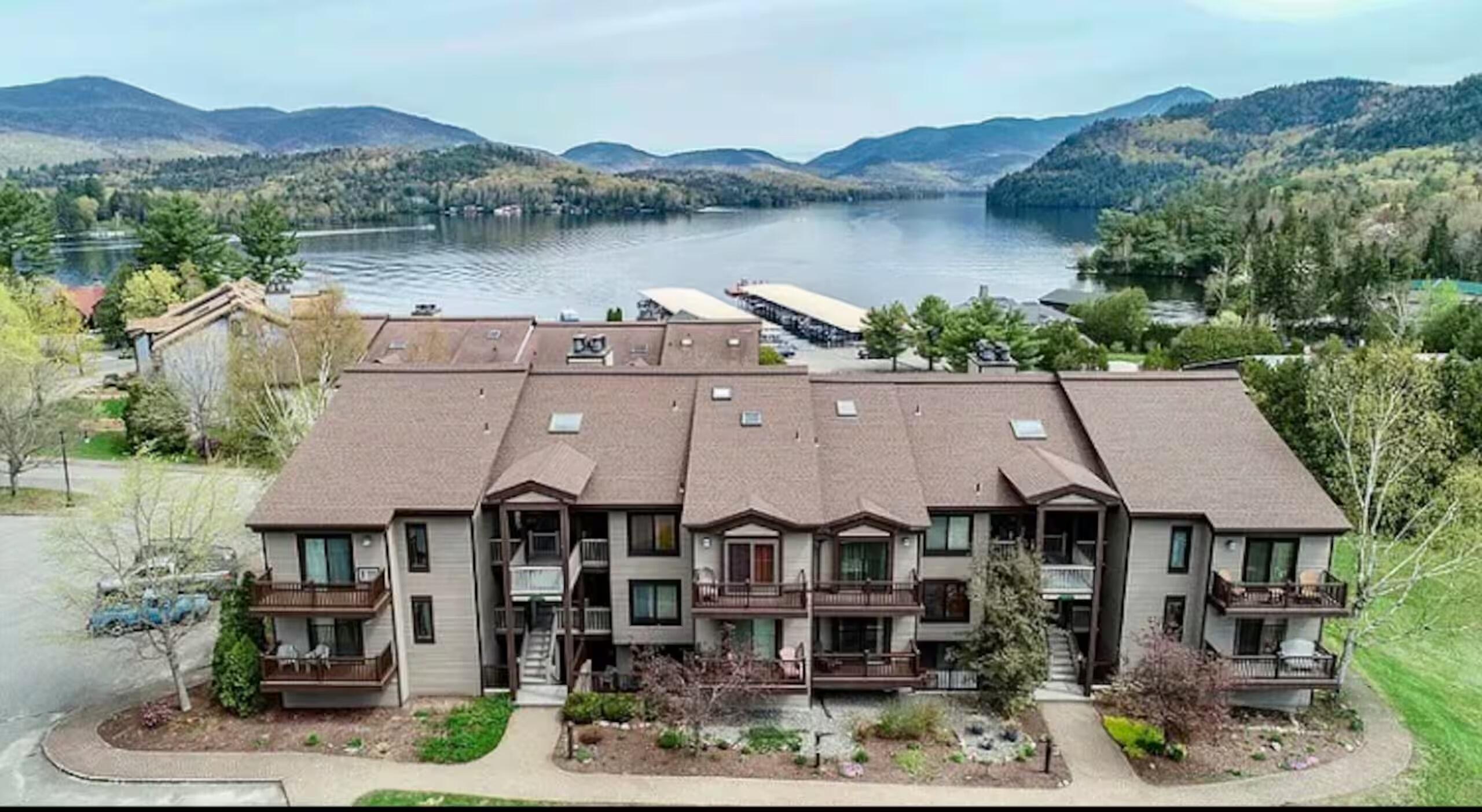 12 Harbor Lane, 9