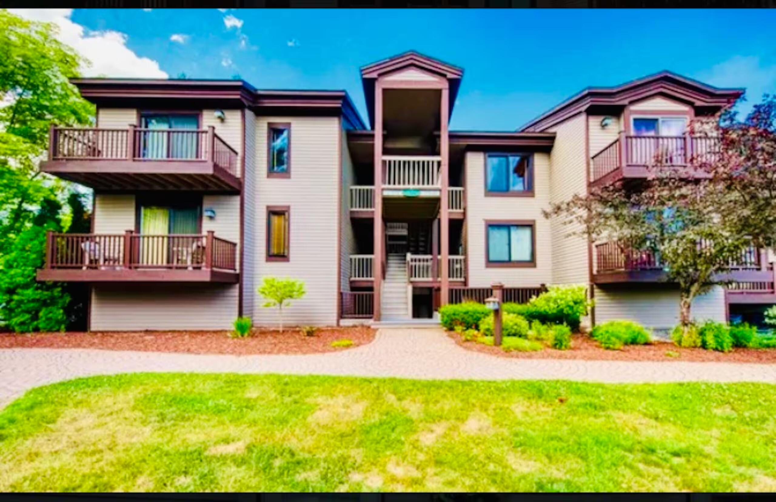 12 Harbor Lane, 9