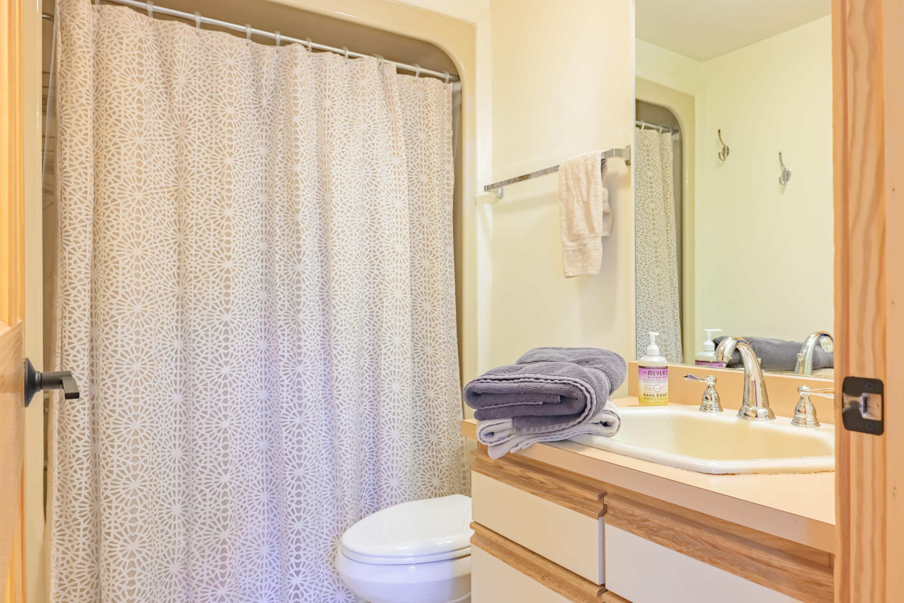 12 Harbor Lane, 9
