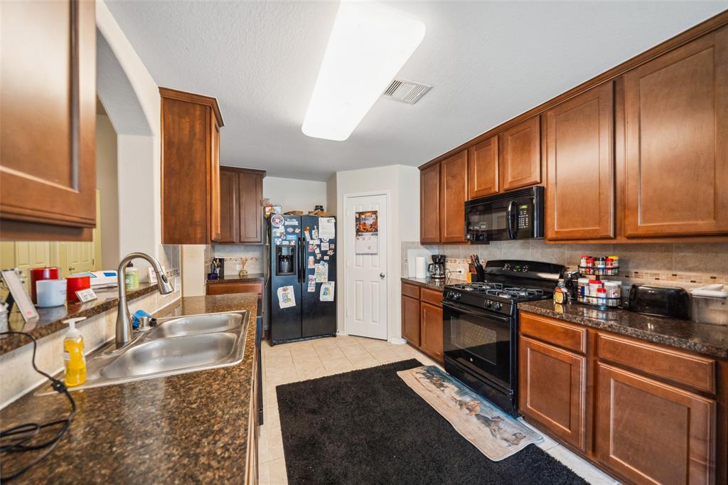 1201 Quarterhorse Drive