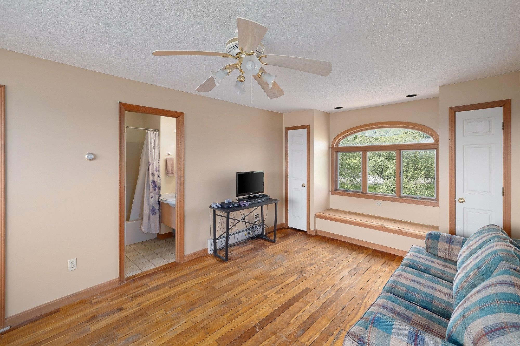 2212 Elmore Pond Road