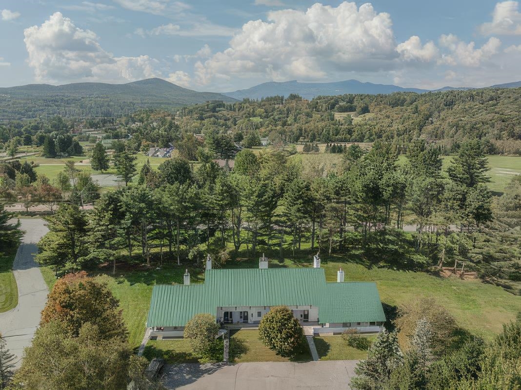 55 Village Green Drive Unit: 3D
