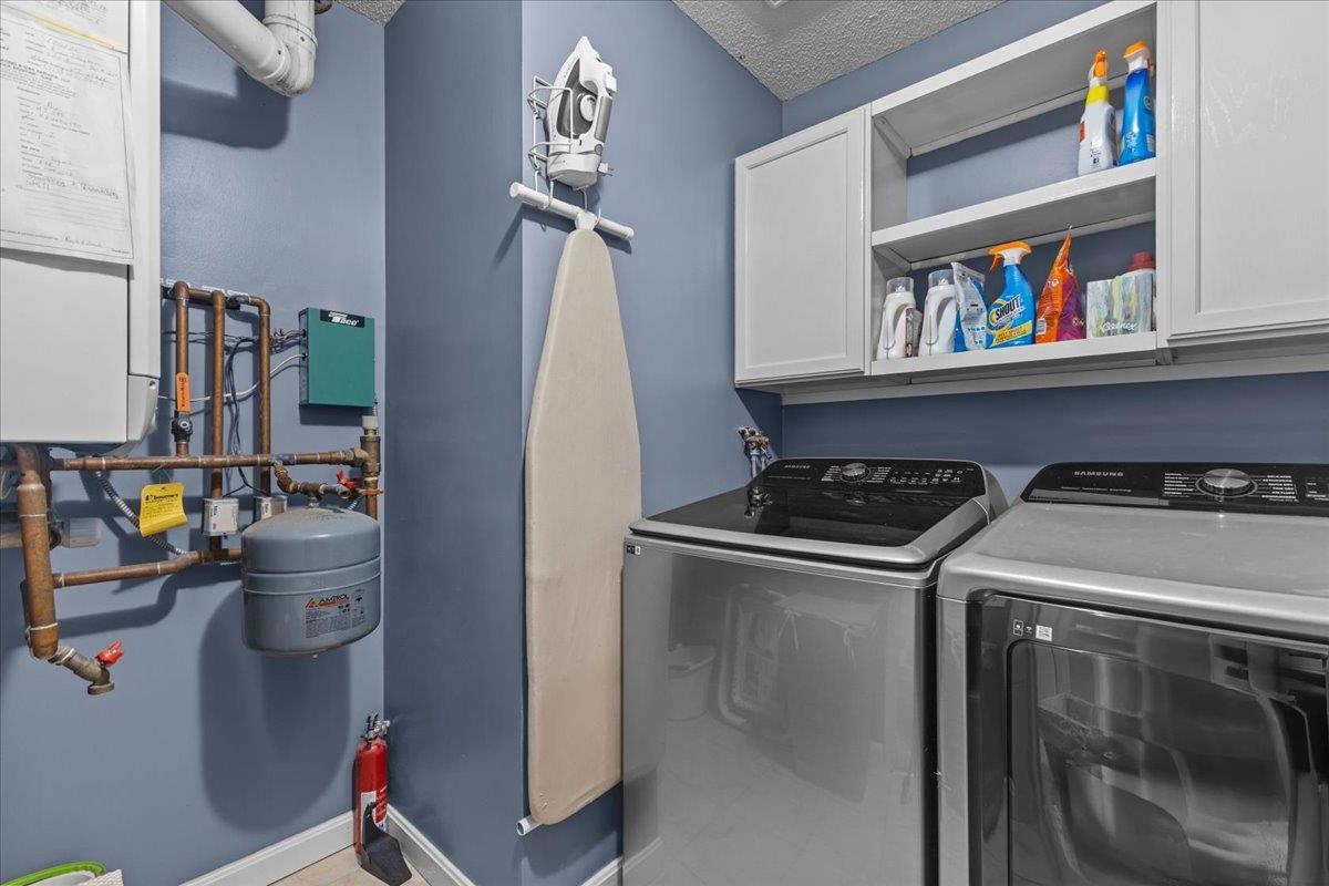 200 Acorn Drive Unit: 204