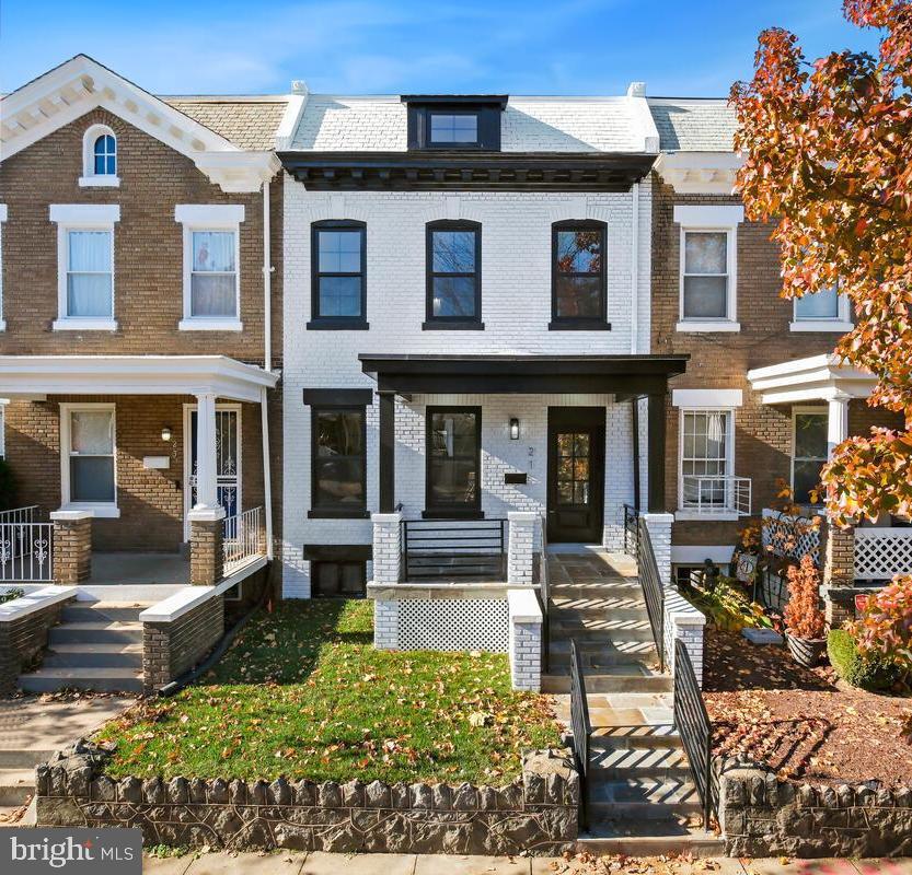 21 16TH STREET SE