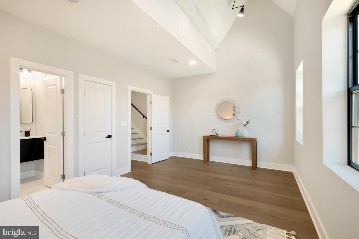 21 16TH STREET SE