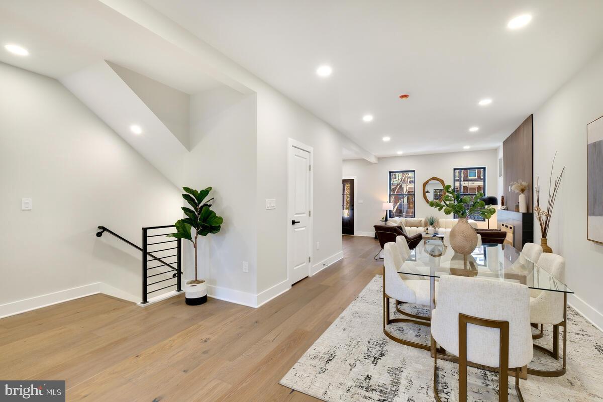 21 16TH STREET SE