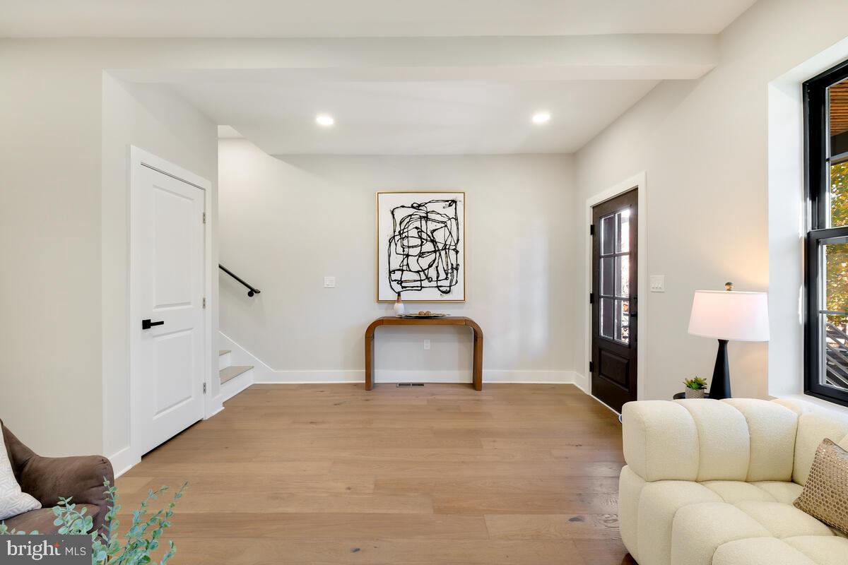21 16TH STREET SE
