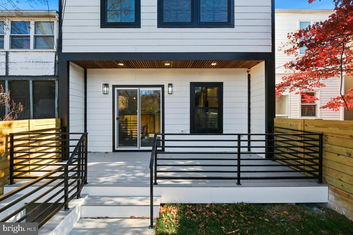 21 16TH STREET SE