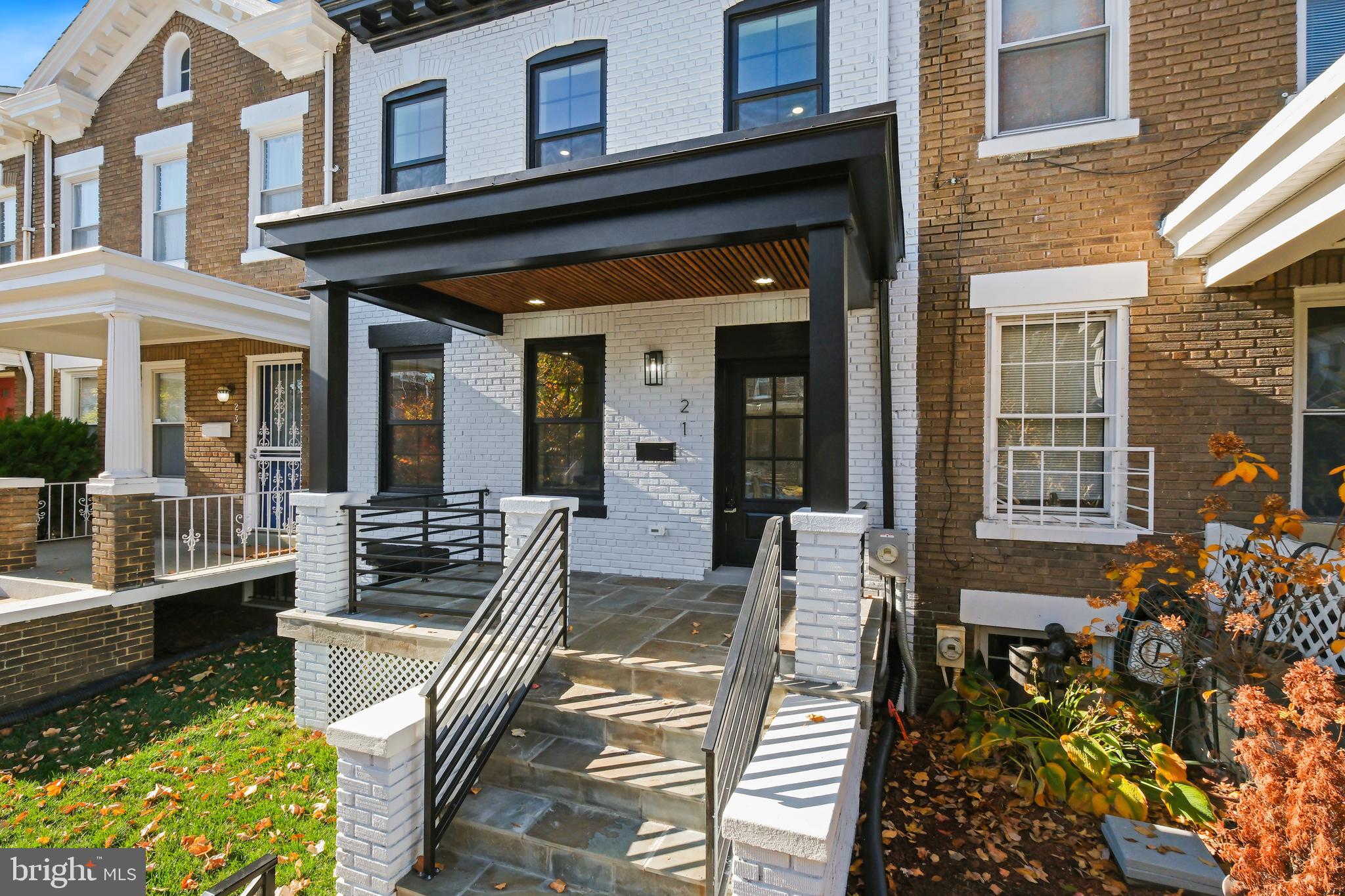 21 16TH STREET SE
