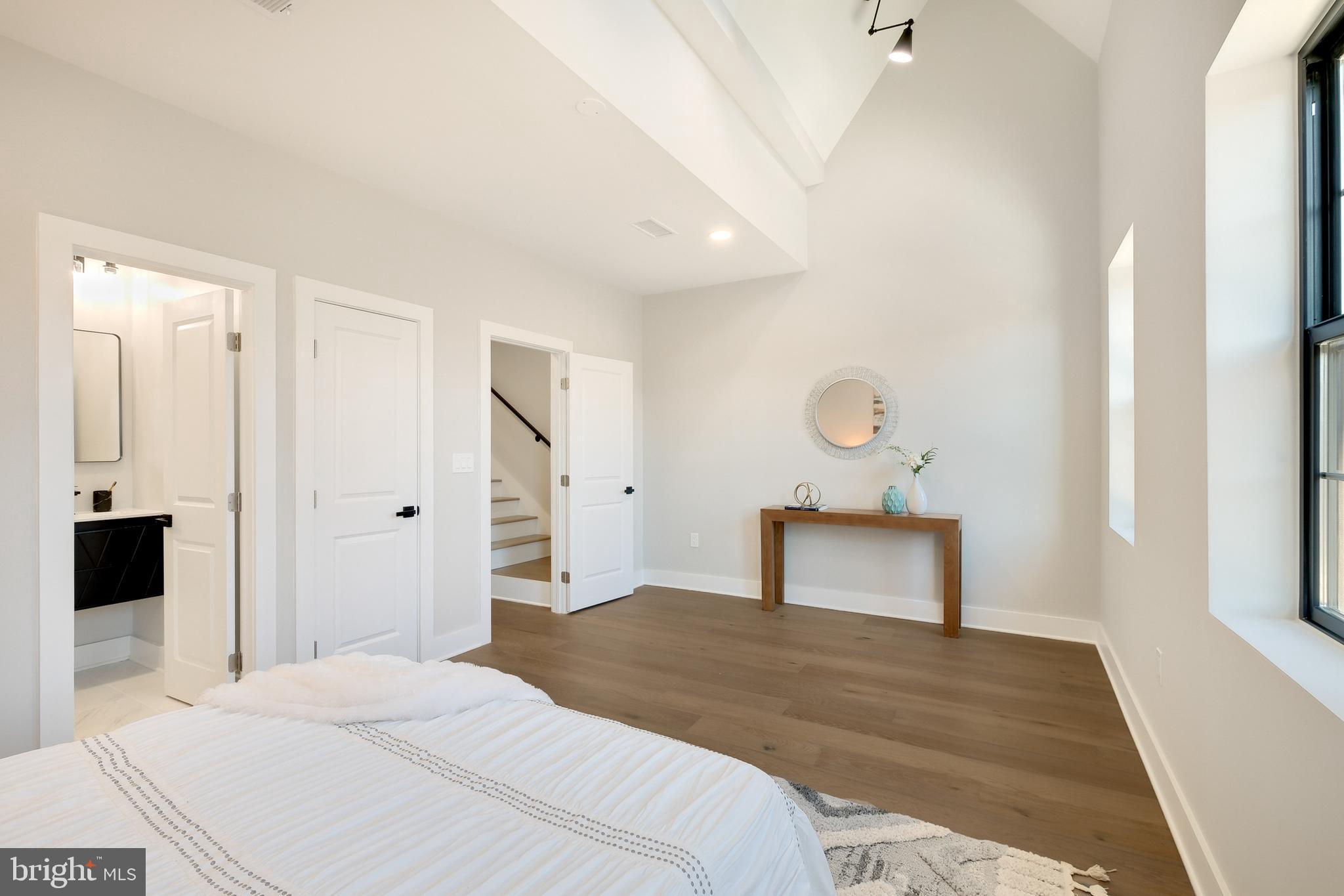21 16TH STREET SE