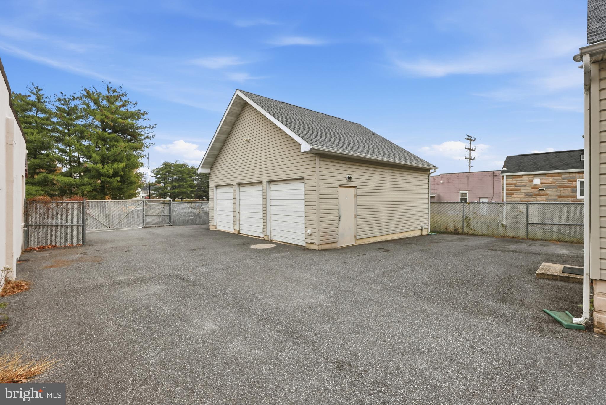 8477 FORT SMALLWOOD ROAD