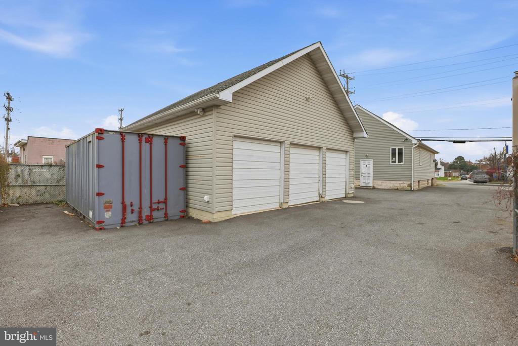 8477 FORT SMALLWOOD ROAD
