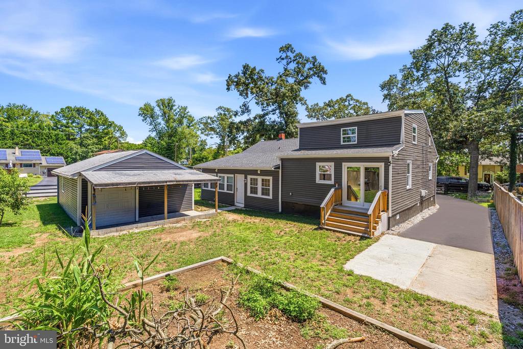 1402 NORCROSS LANE