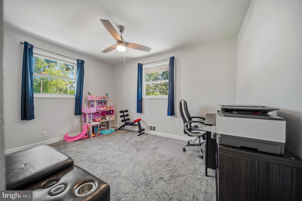 1402 NORCROSS LANE