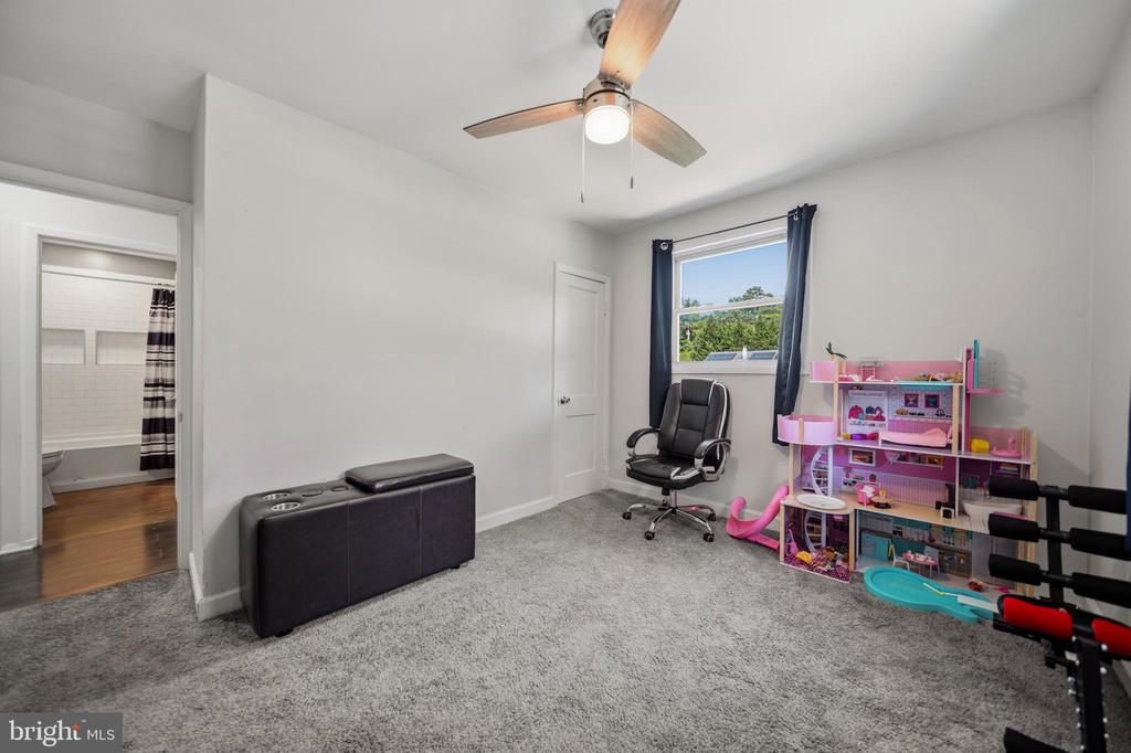 1402 NORCROSS LANE