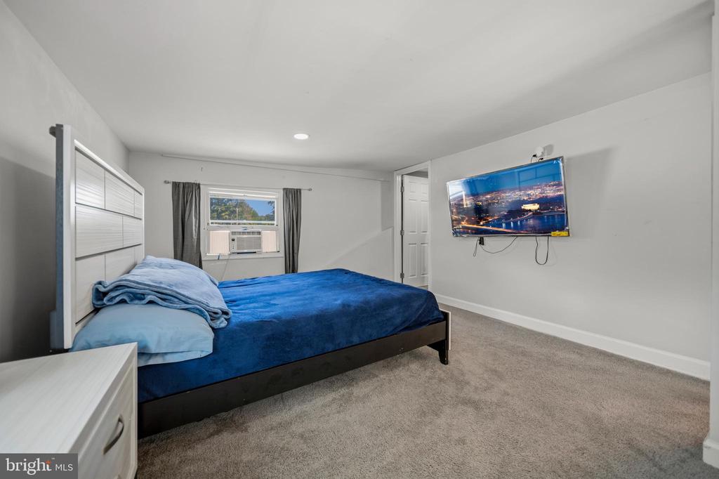 1402 NORCROSS LANE