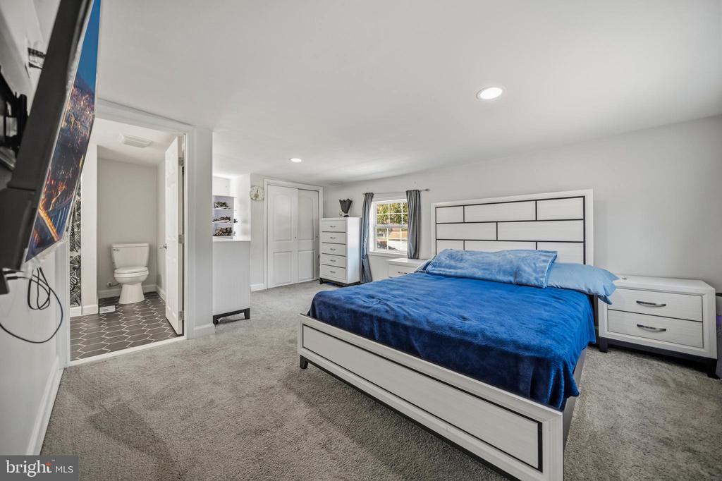 1402 NORCROSS LANE