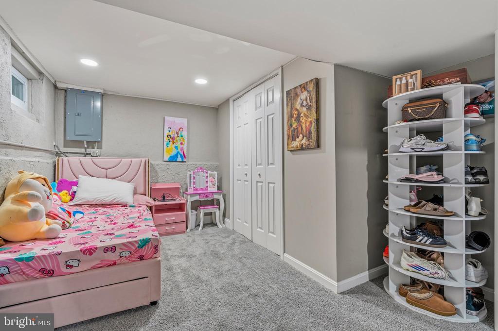 1402 NORCROSS LANE