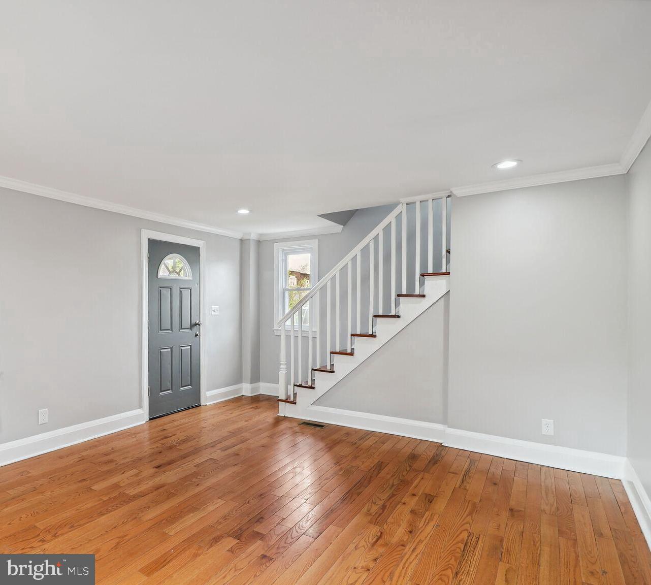 904 E JEFFREY STREET