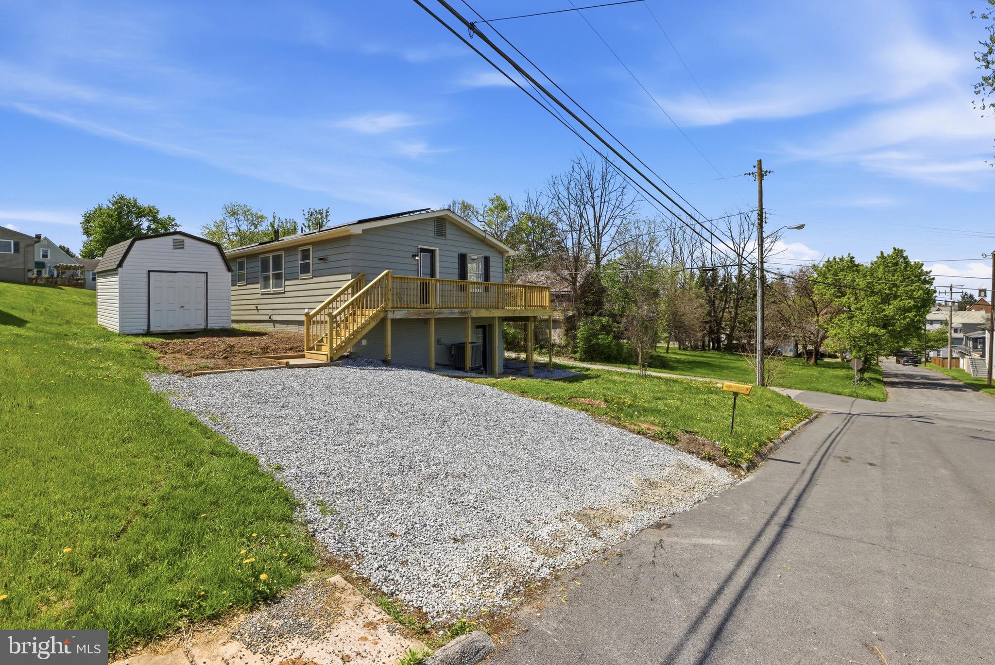 302 E THOMAS STREET