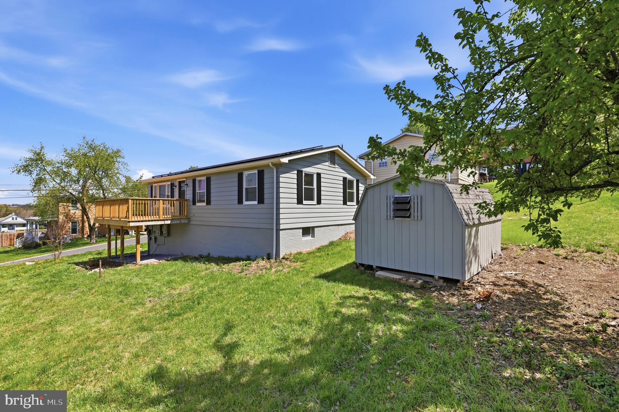 302 E THOMAS STREET