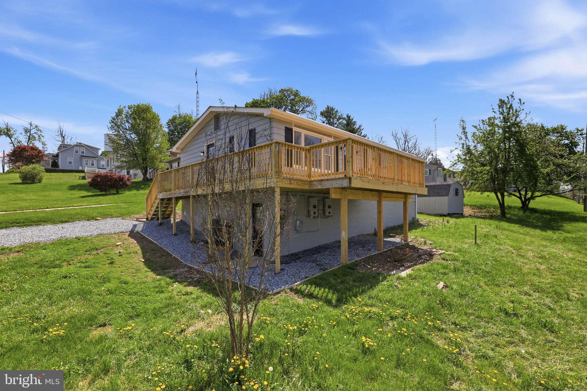 302 E THOMAS STREET