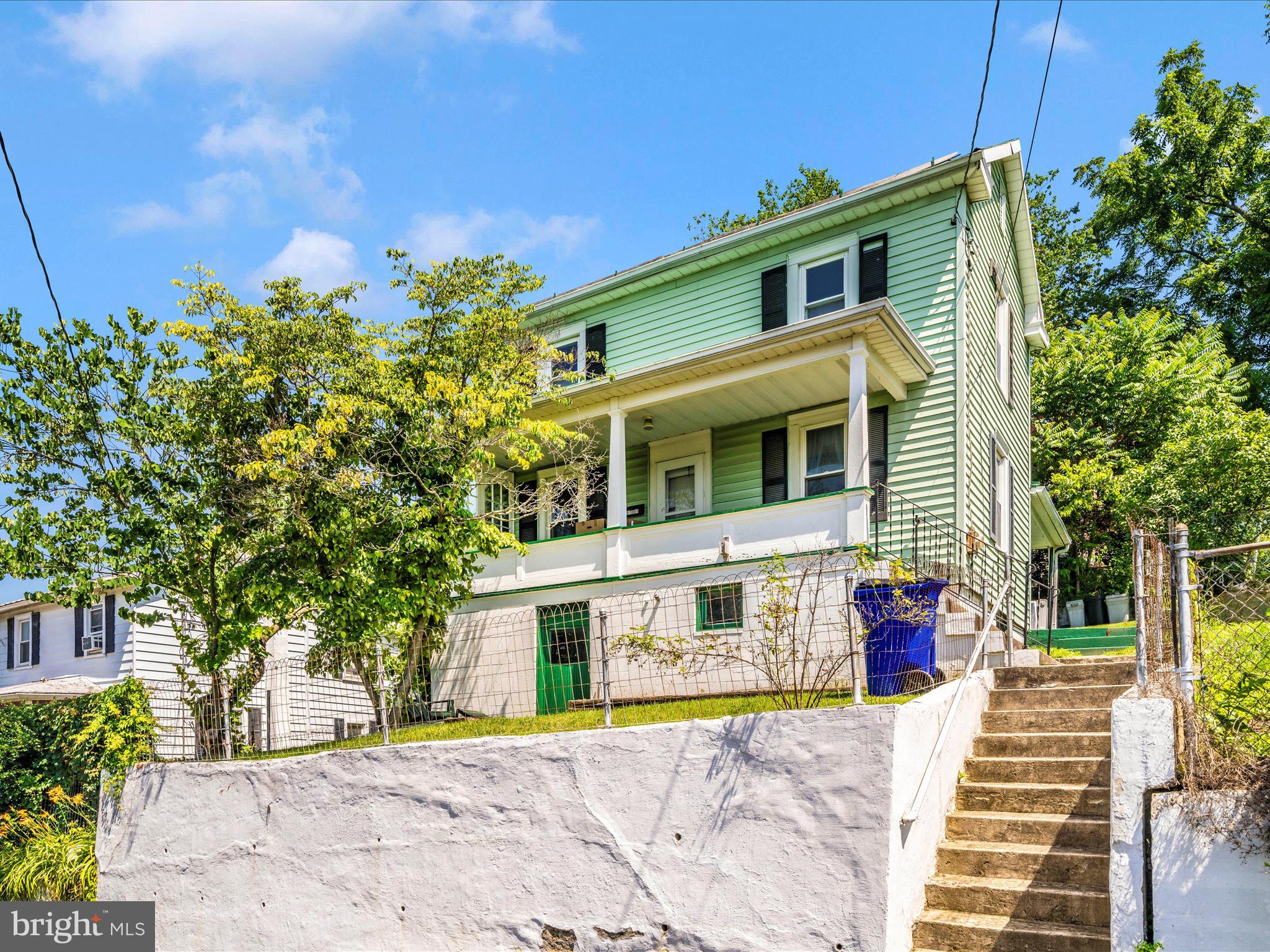 7 W B STREET