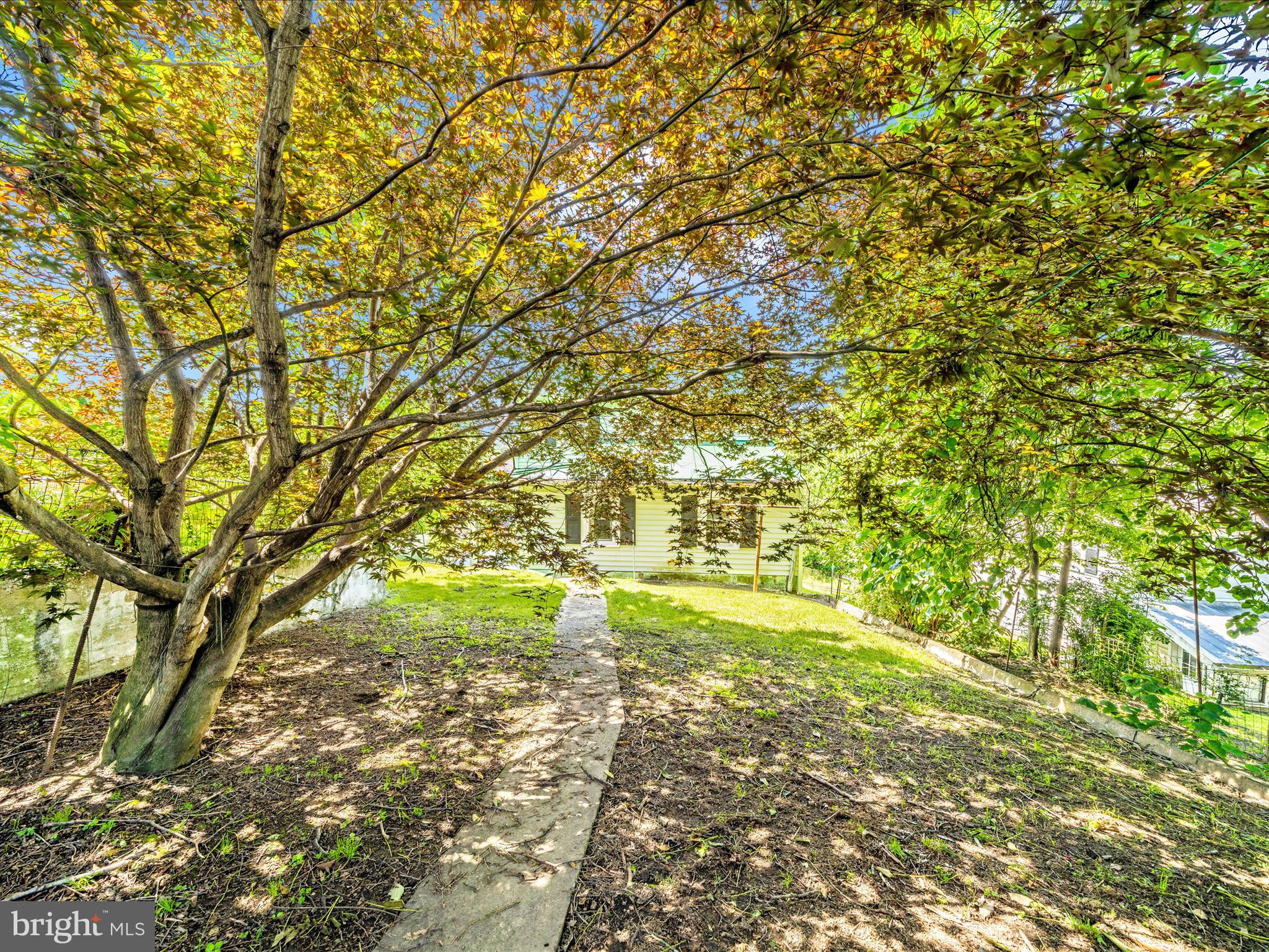 7 W B STREET