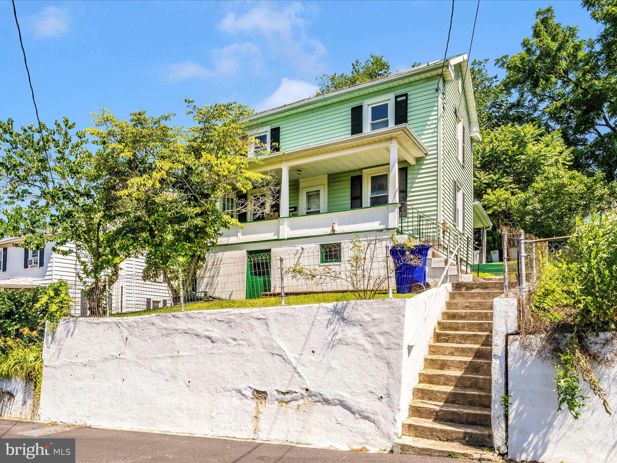 7 W B STREET