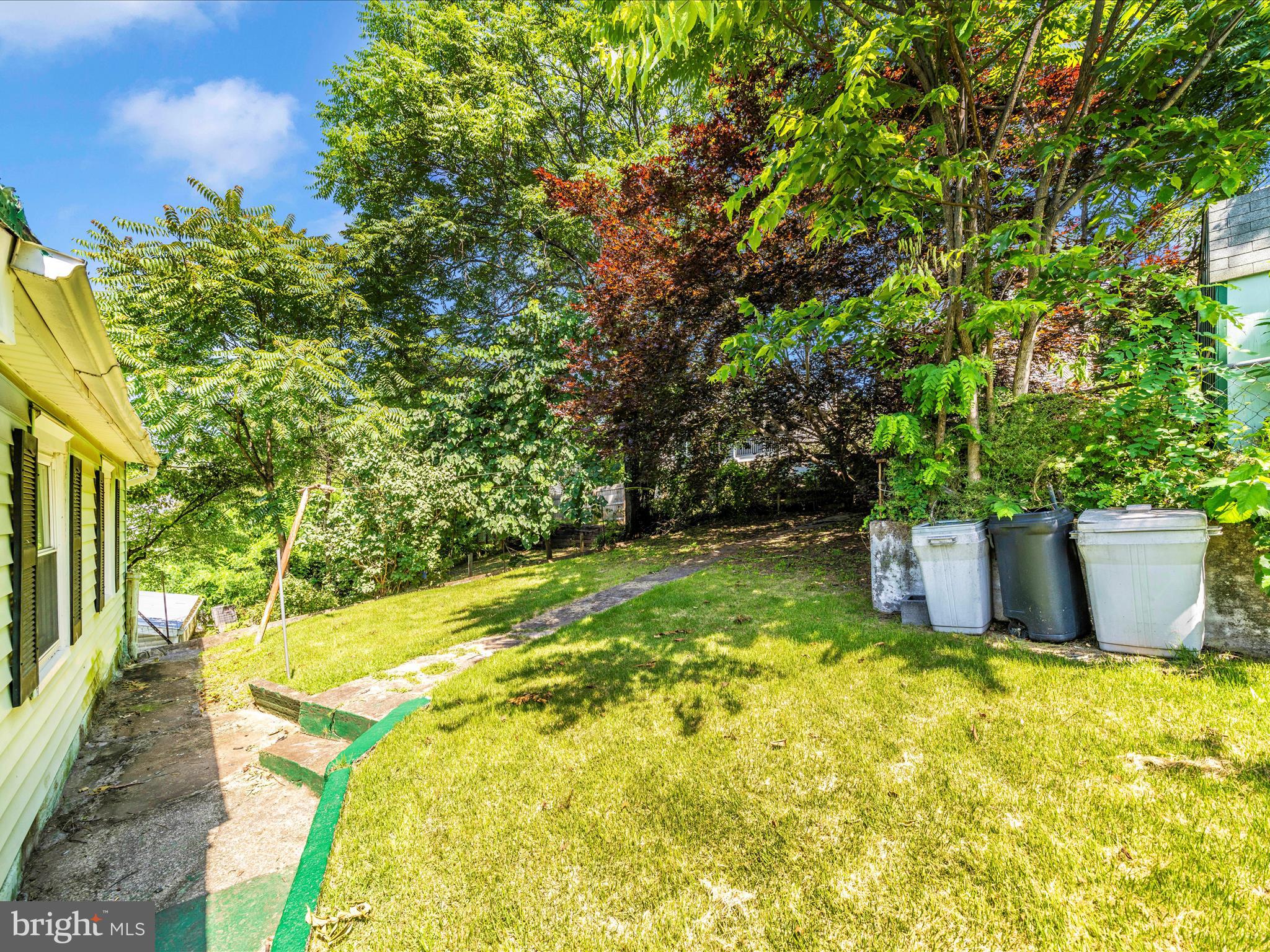 7 W B STREET