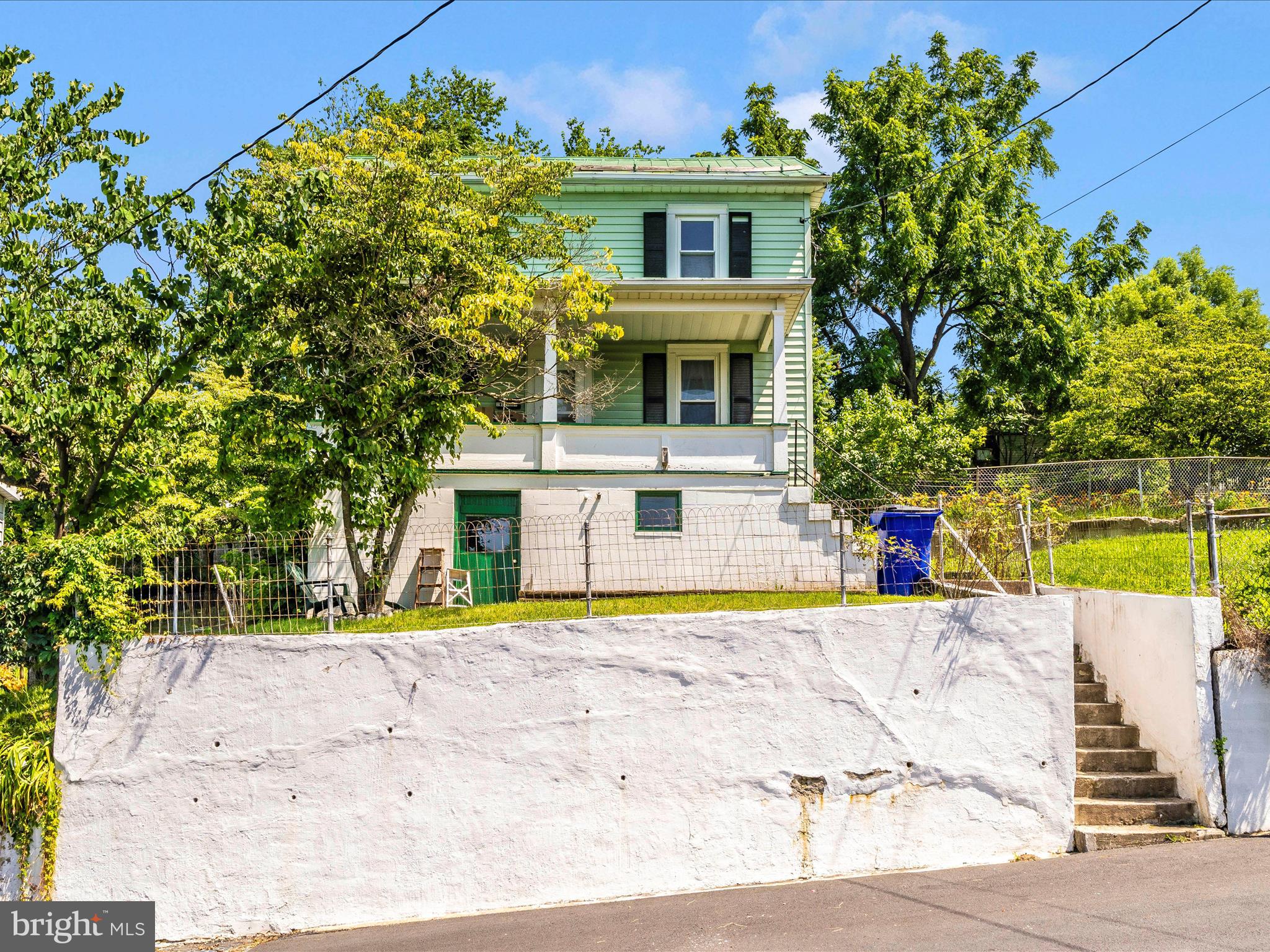 7 W B STREET