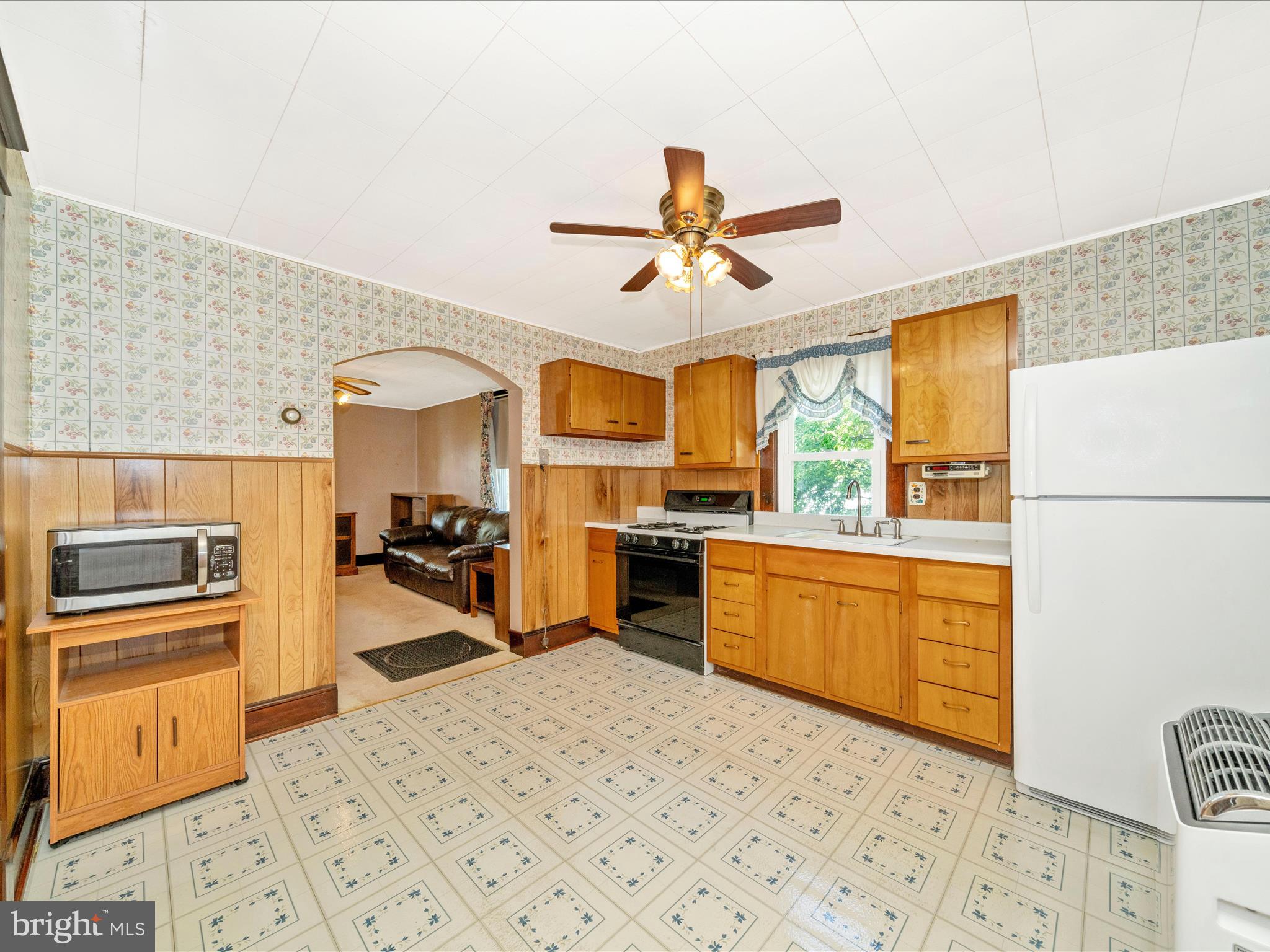 7 W B STREET