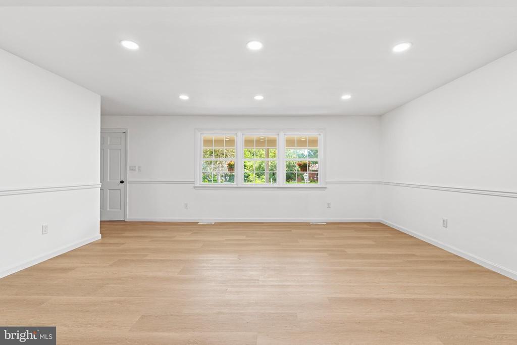 6783 SUNNYBROOK DRIVE