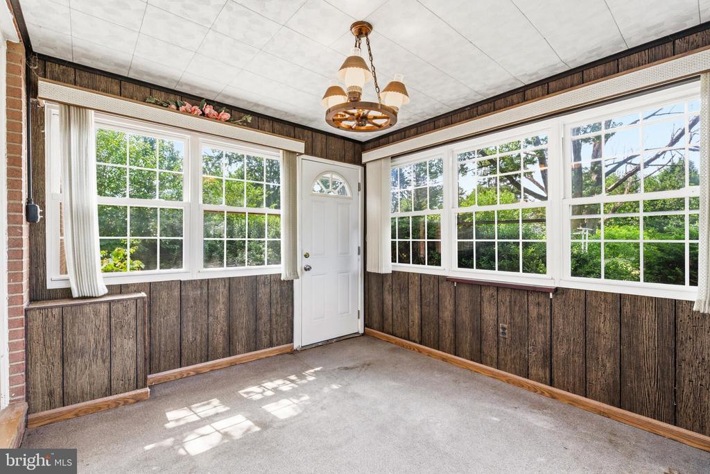 6783 SUNNYBROOK DRIVE