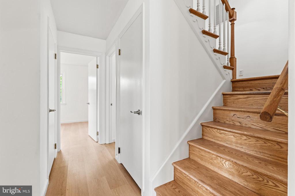 6783 SUNNYBROOK DRIVE