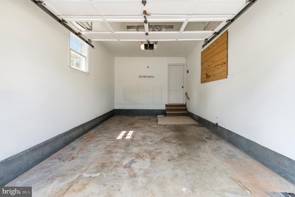 6783 SUNNYBROOK DRIVE