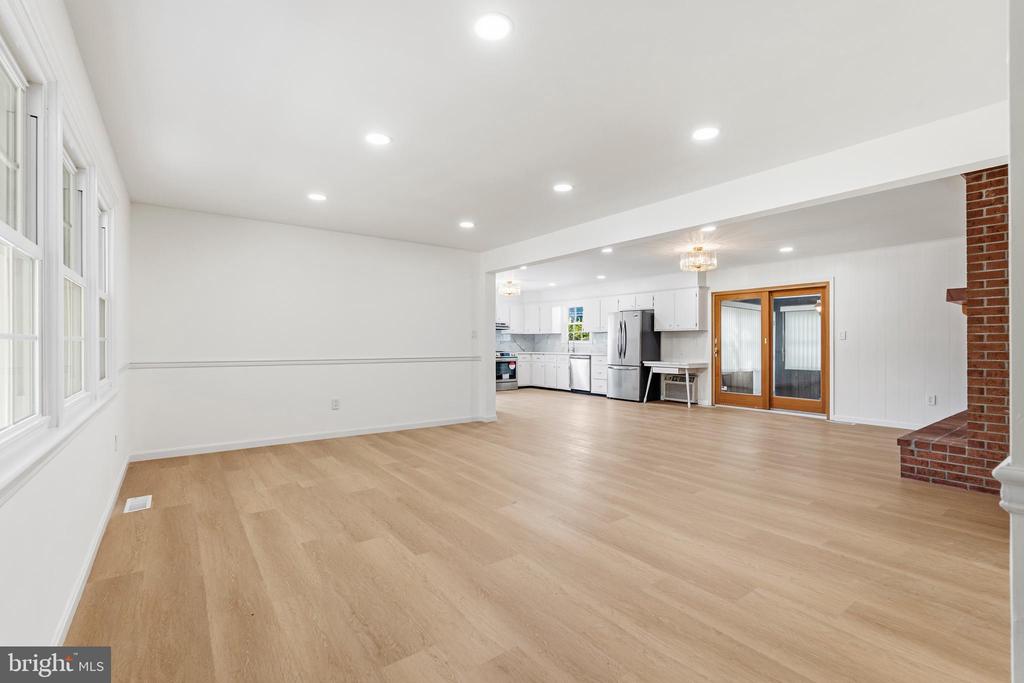 6783 SUNNYBROOK DRIVE