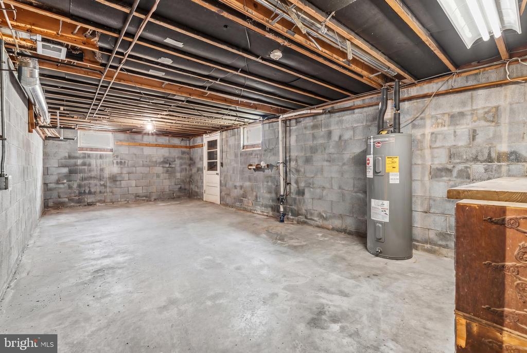 6783 SUNNYBROOK DRIVE