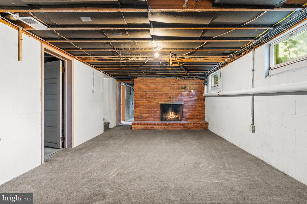 6783 SUNNYBROOK DRIVE