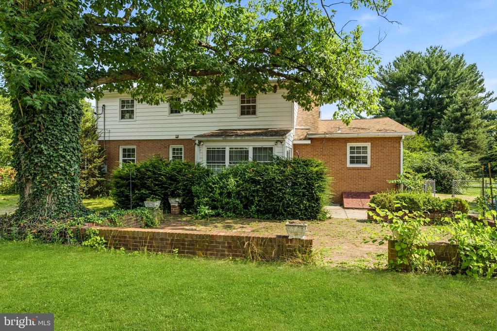 6783 SUNNYBROOK DRIVE