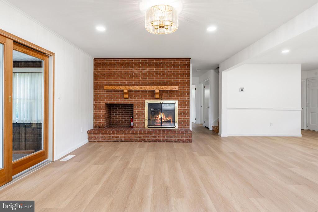 6783 SUNNYBROOK DRIVE