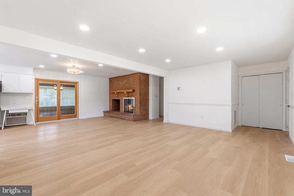 6783 SUNNYBROOK DRIVE